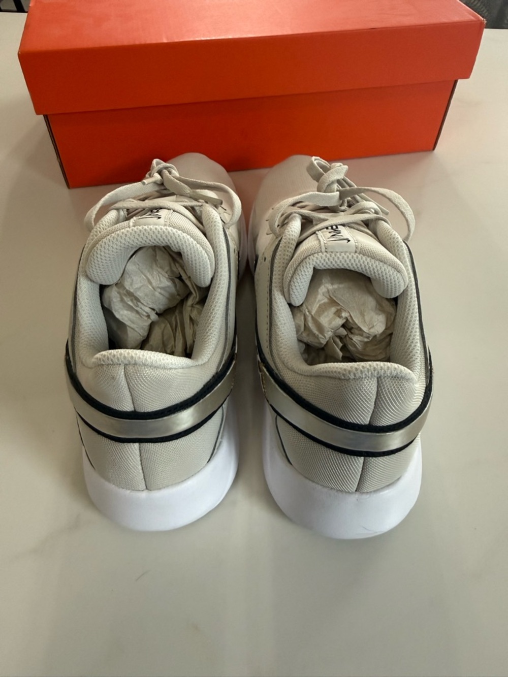 Nike Legend Essential 2 Prm Size 7 - Picture 5 of 6
